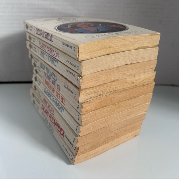 Vintage RARE Book Collection (10) Harlequin Presents -
Romance books LOT 1 - Picture 2 of 6